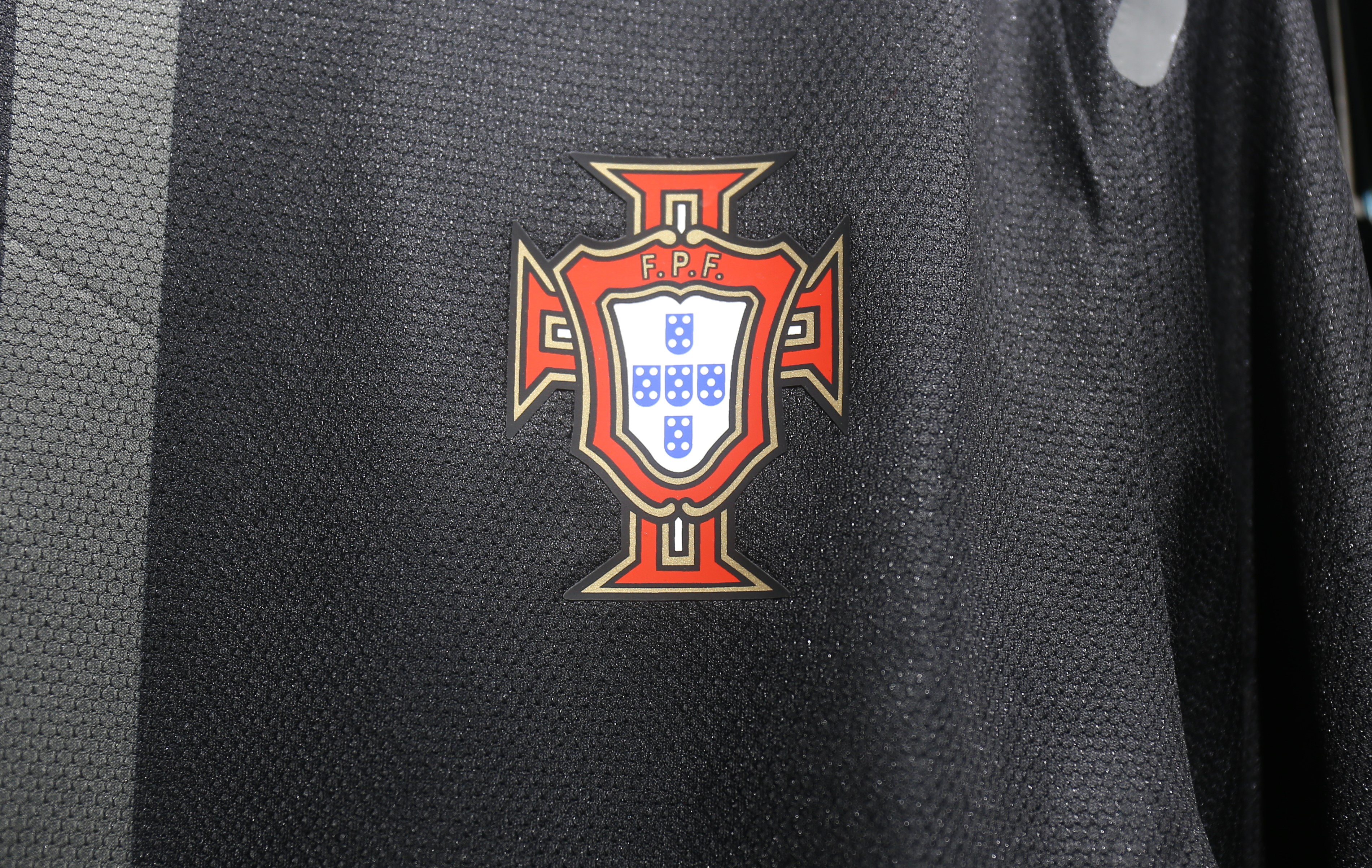 2013 Portugal Away Long Sleeve Player Retro Jersey/2013葡萄牙客场长袖球员