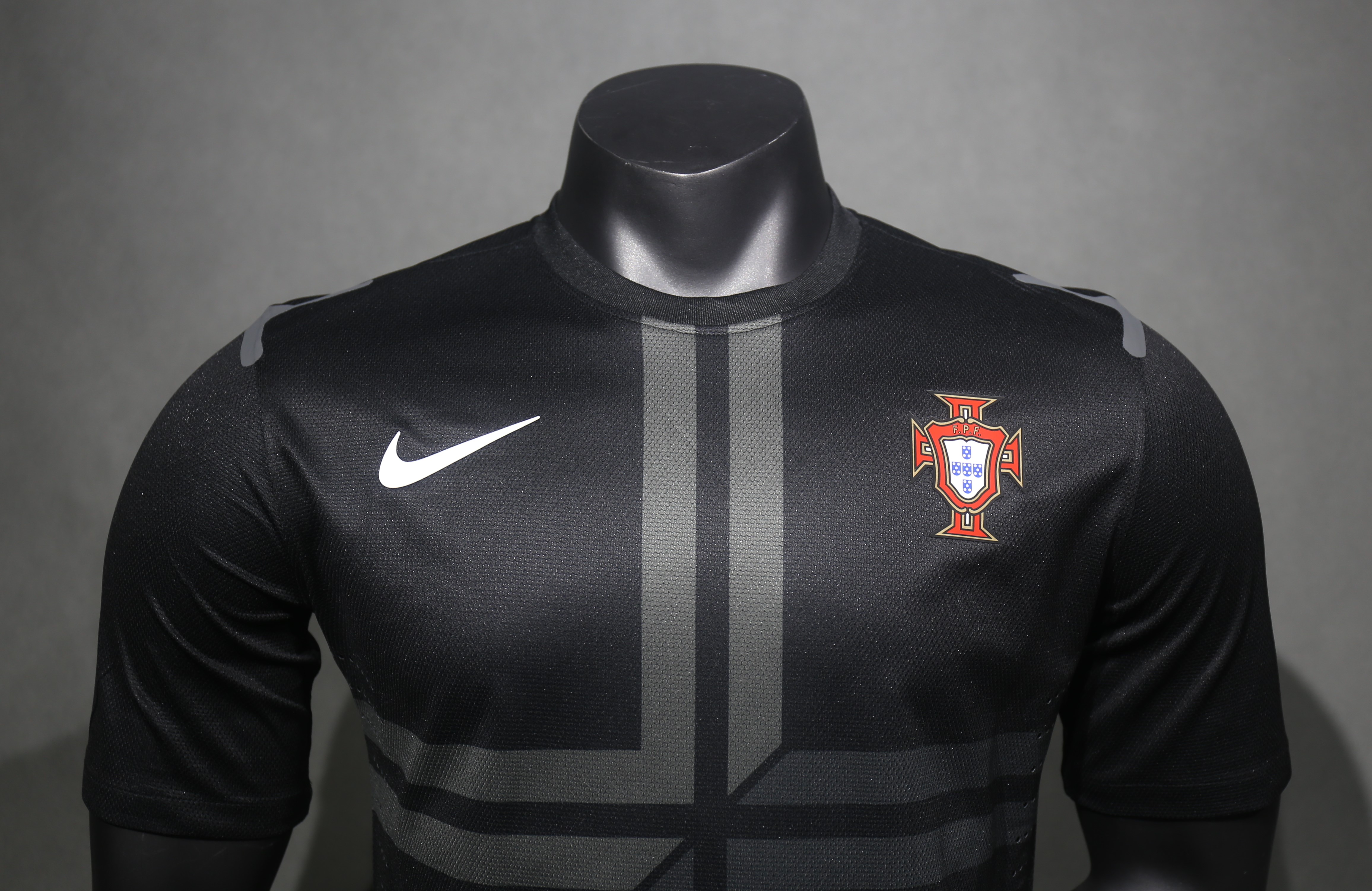2013 Portugal Away Long Sleeve Player Retro Jersey/2013葡萄牙客场长袖球员