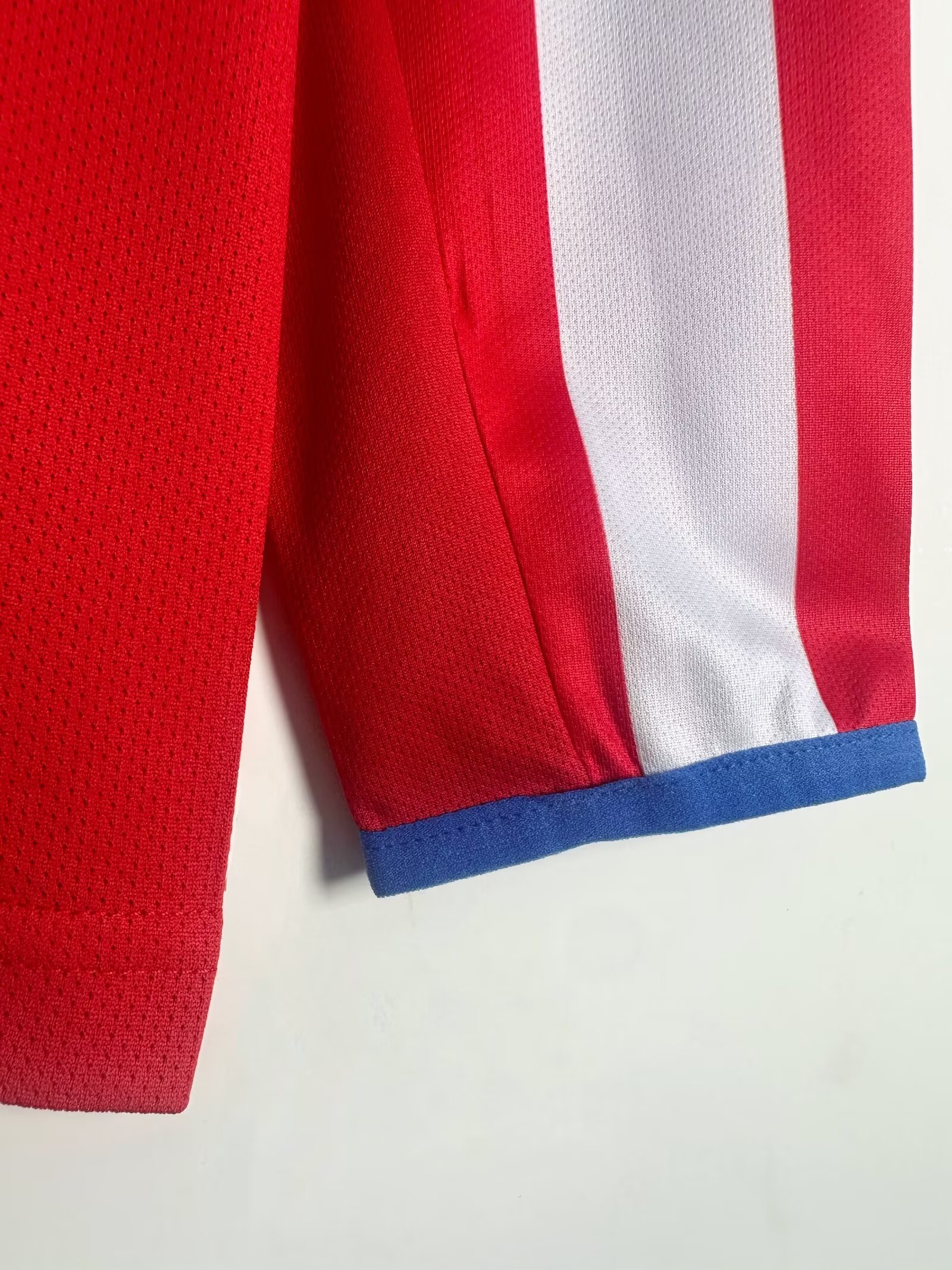 04-05 Atletico Madrid Home long sleeve Retro Jersey/04-05马竞主场长袖