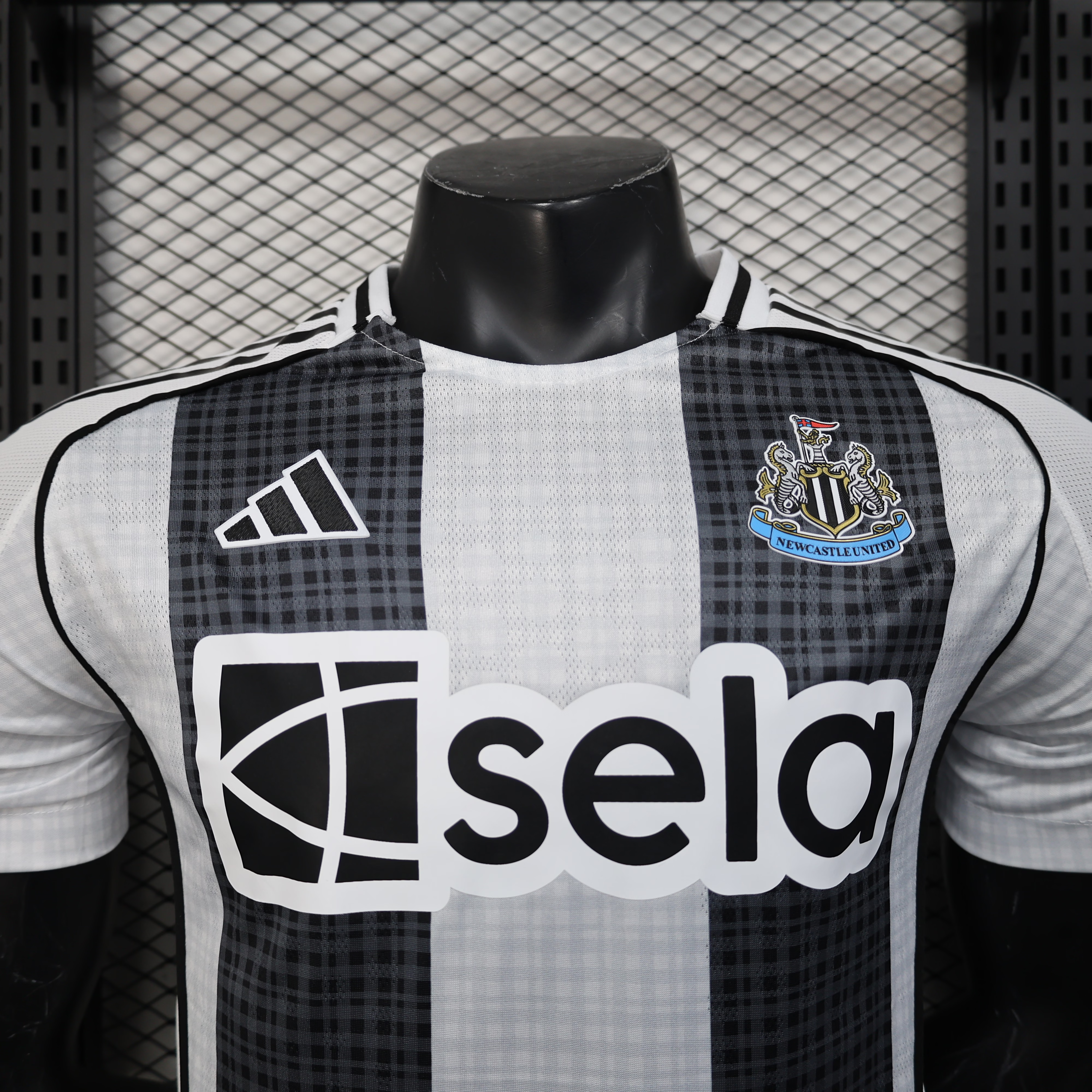 25-26 Newcastle United Home Player Jersey/25-26纽卡斯尔联主场球员版