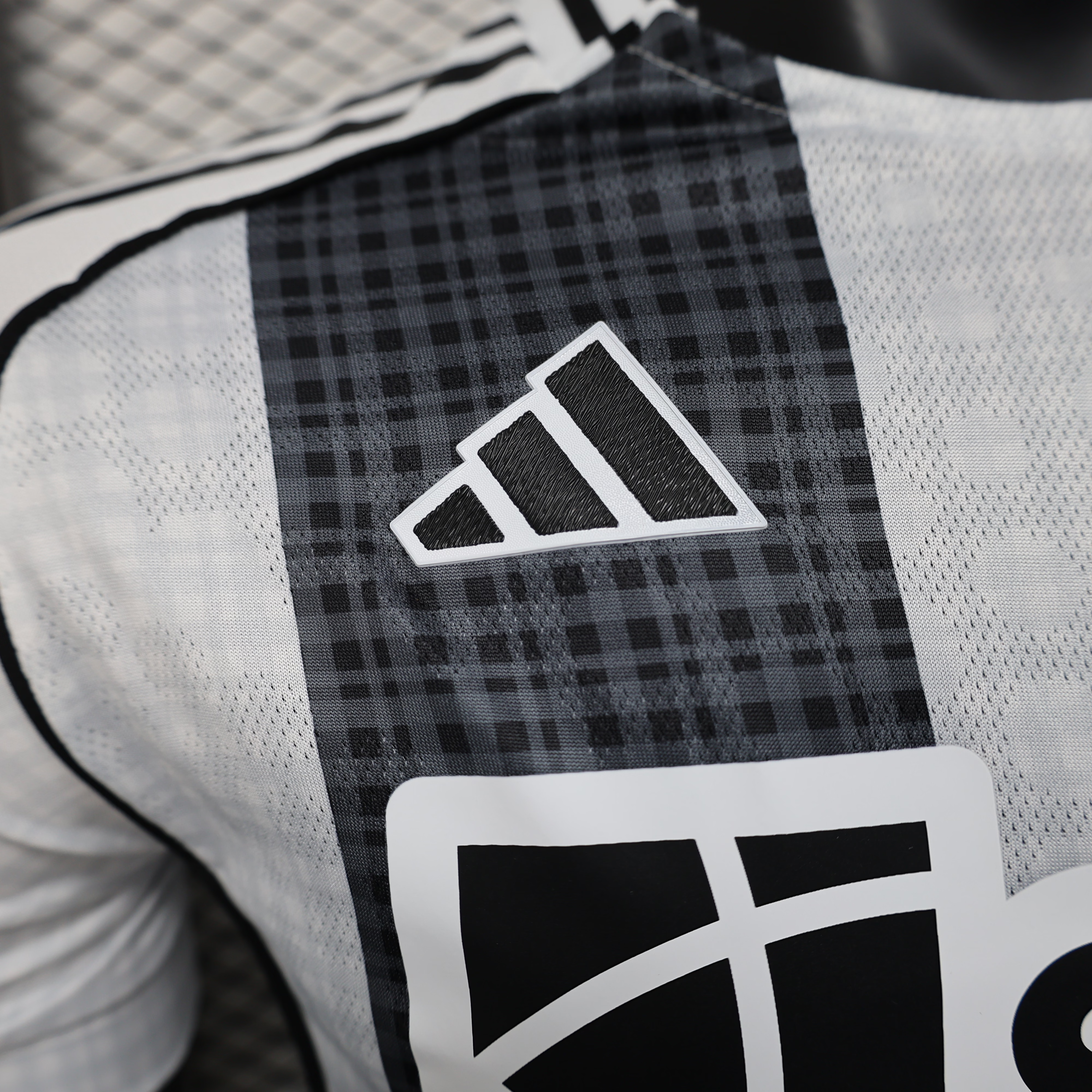 25-26 Newcastle United Home Player Jersey/25-26纽卡斯尔联主场球员版