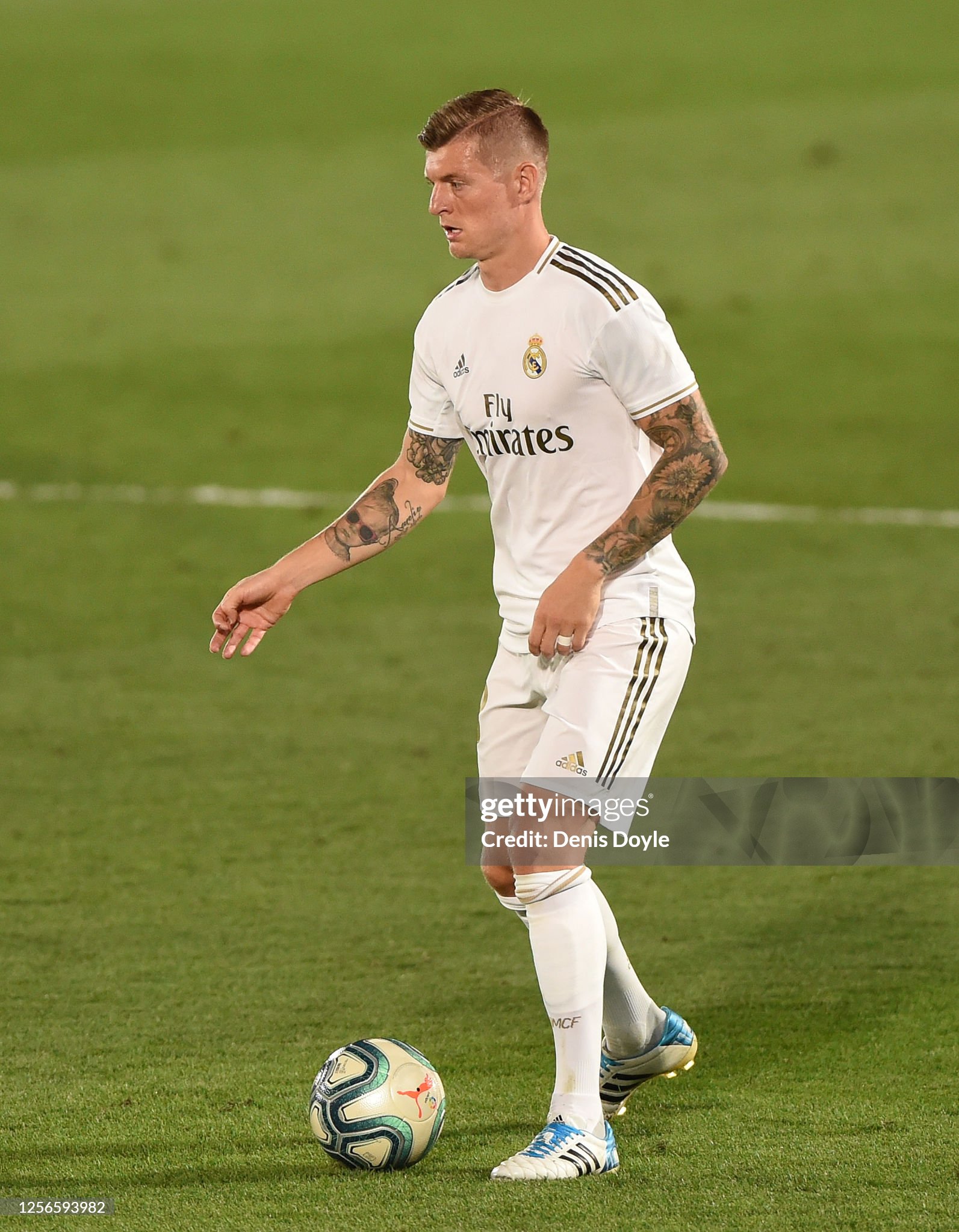 19-20 Real Madrid Home Long Sleeve Player Retro Jersey/19-20 皇马主场球员长袖