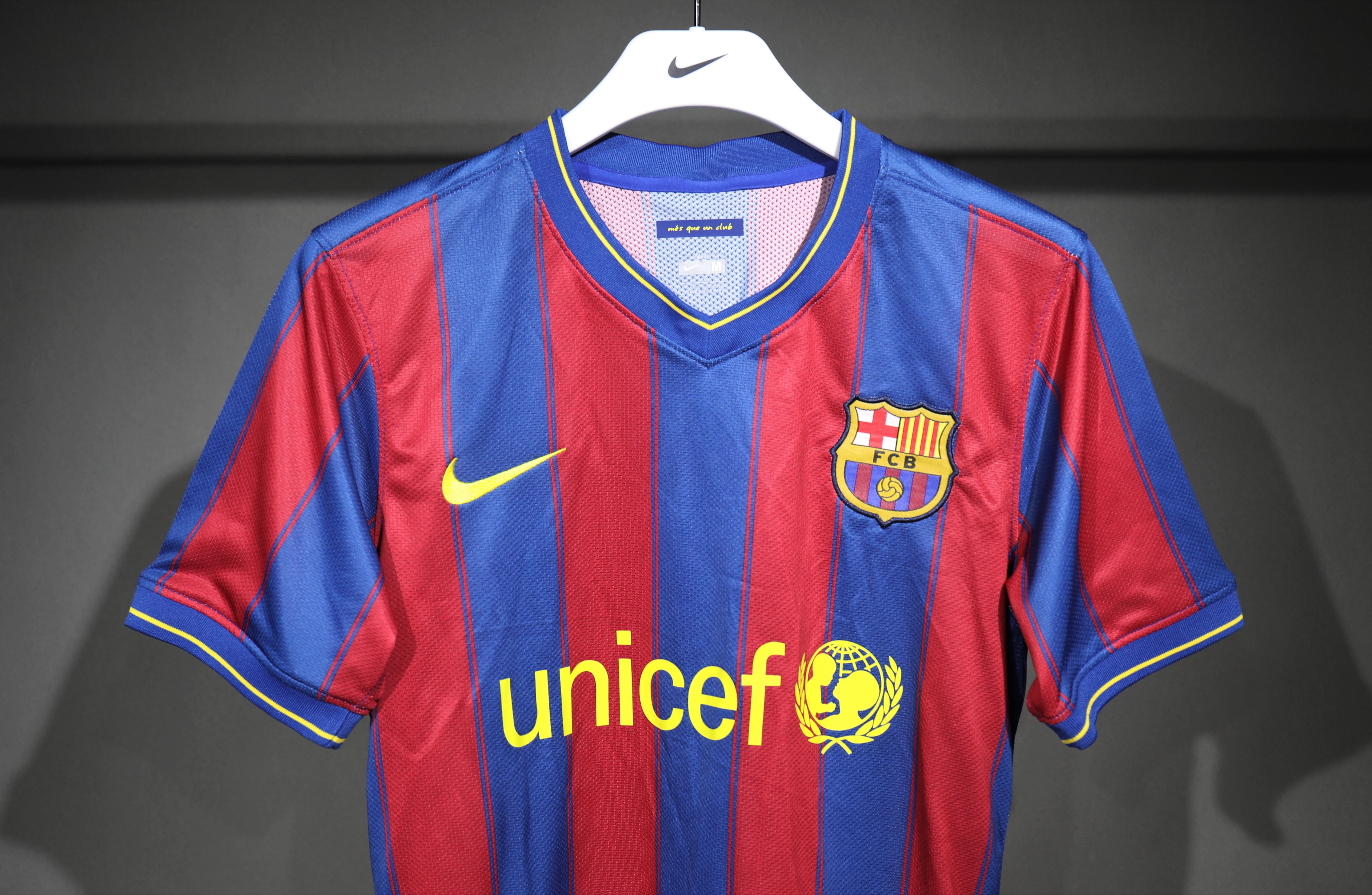 09-10 Barcelona Home Player Retro Jersey/09-10 巴萨主场球员