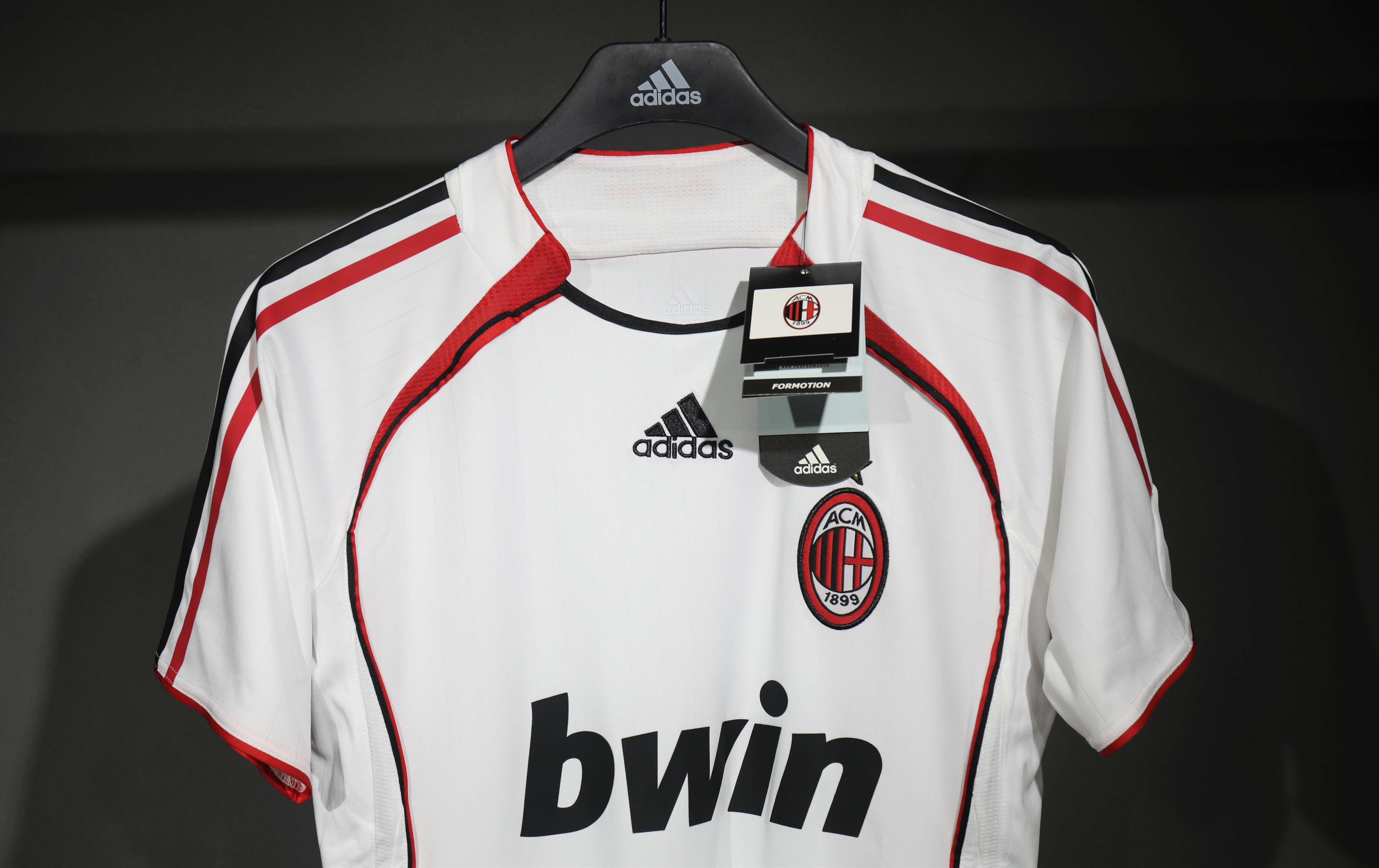 06-07 AC Milan Away Player Retro Jersey/06-07 AC米兰客场球员