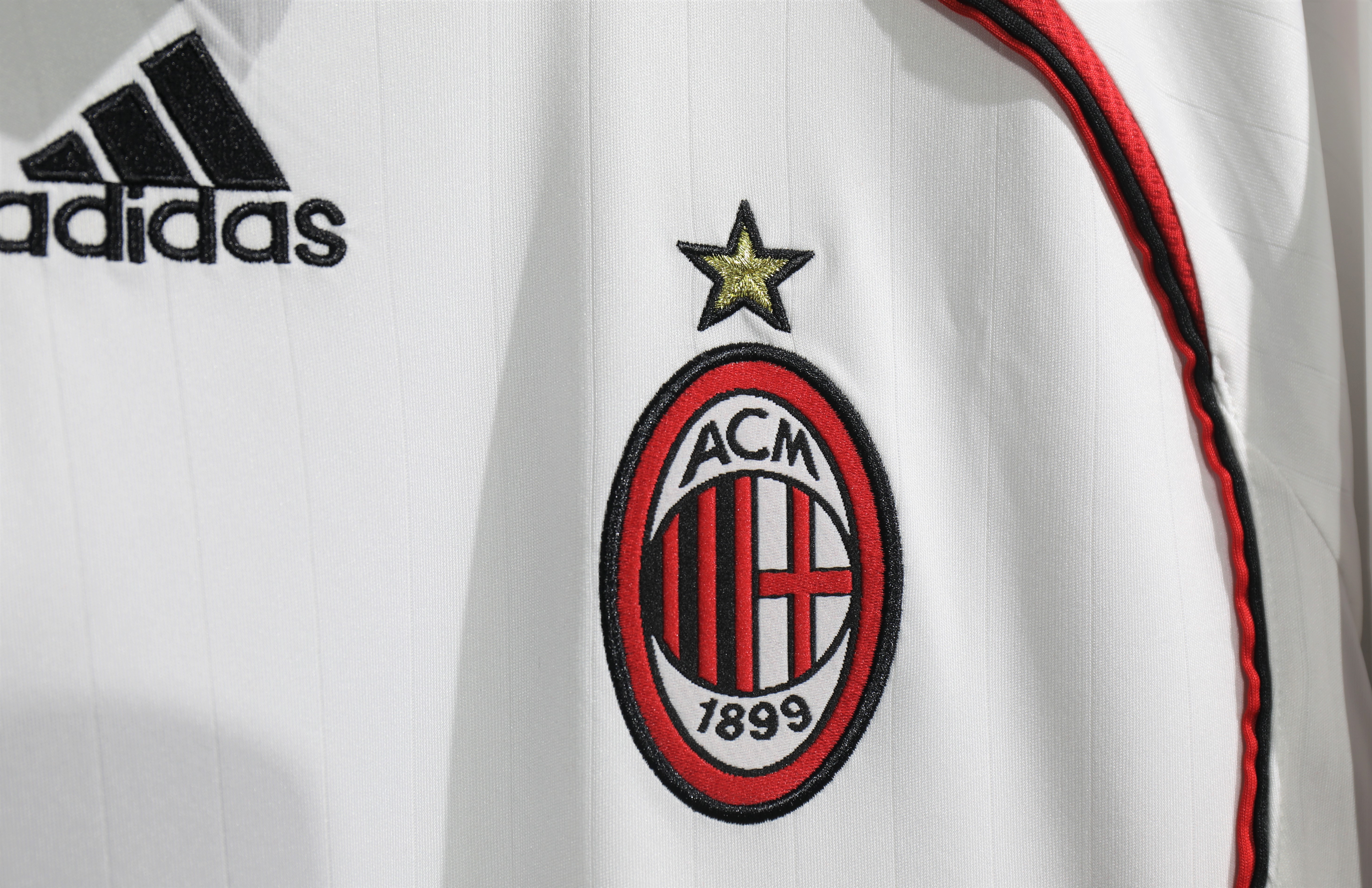 06-07 AC Milan Away Player Retro Jersey/06-07 AC米兰客场球员