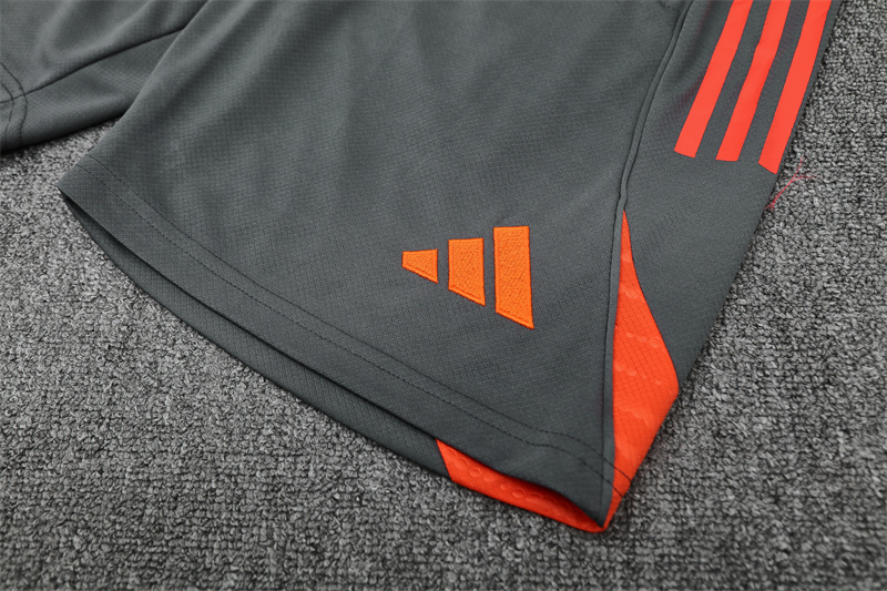 25-26 Bayern Munich Short Sleeve Training Suit/ 25-26拜仁短袖训练服