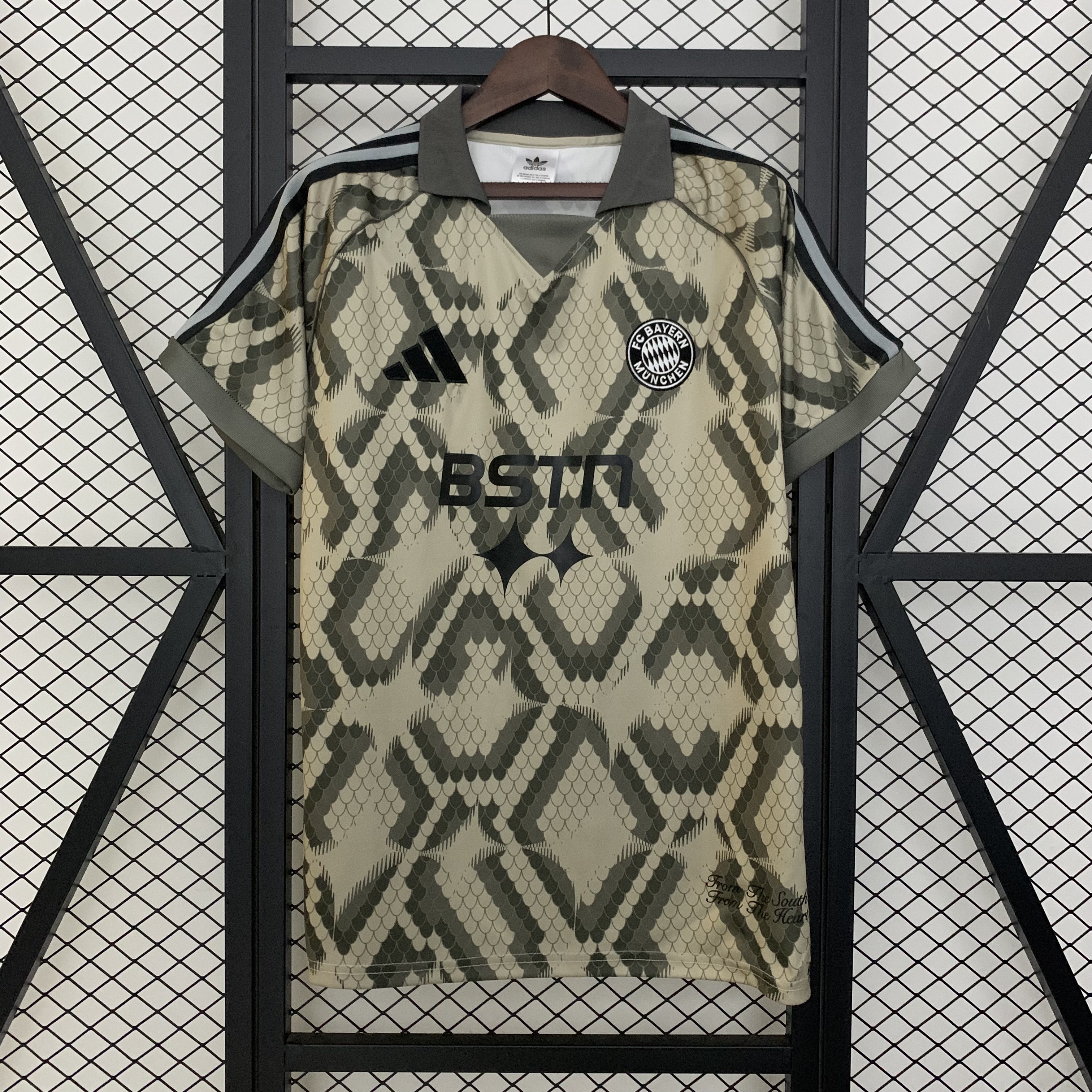 25-26 Bayern Munich Special Fans Jersey/ 25-26拜仁特别版球迷