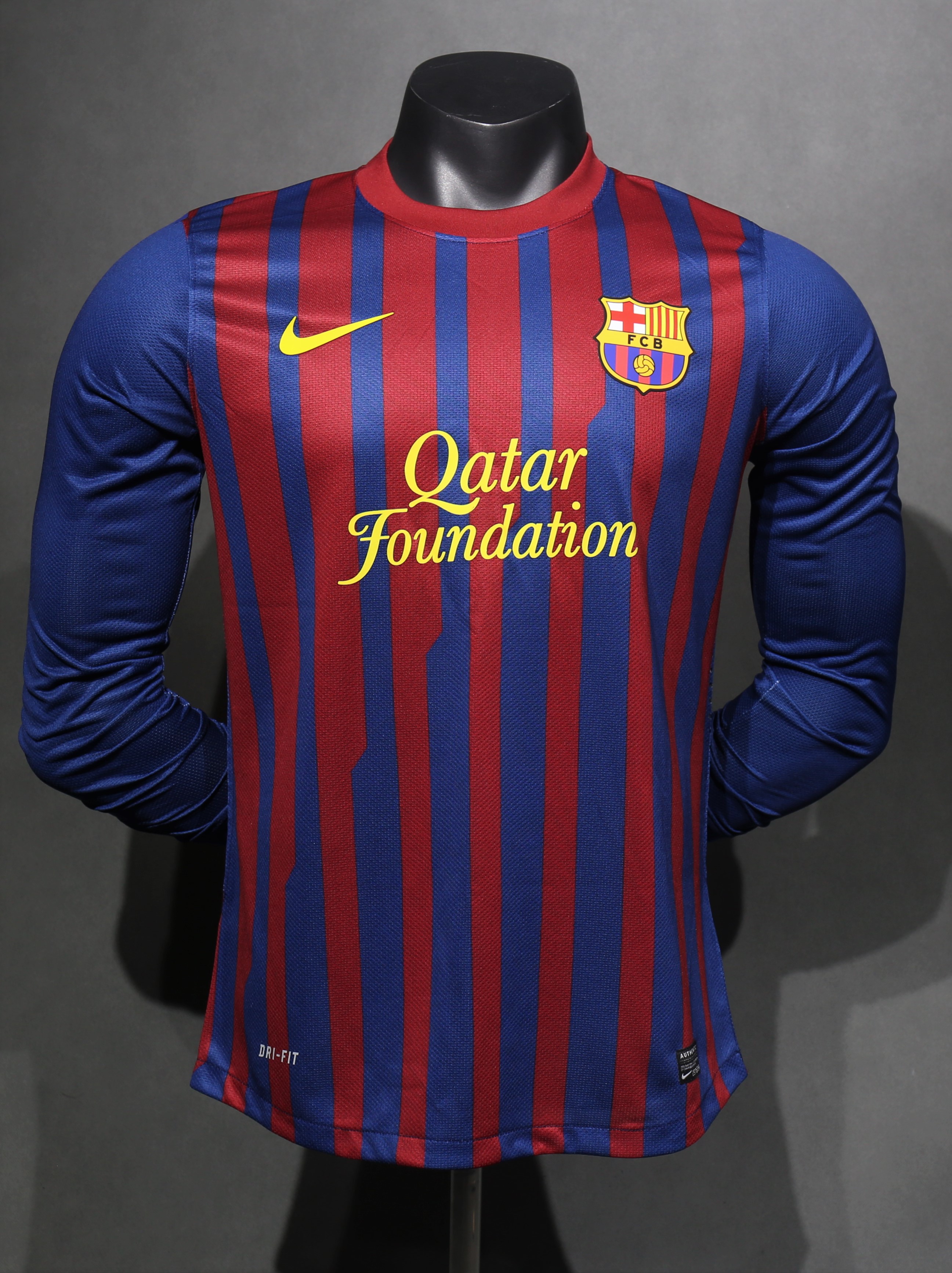 11-12 Barcelona Home Player Long Sleeve Retro Jersey/11-12巴萨主场球员长袖
