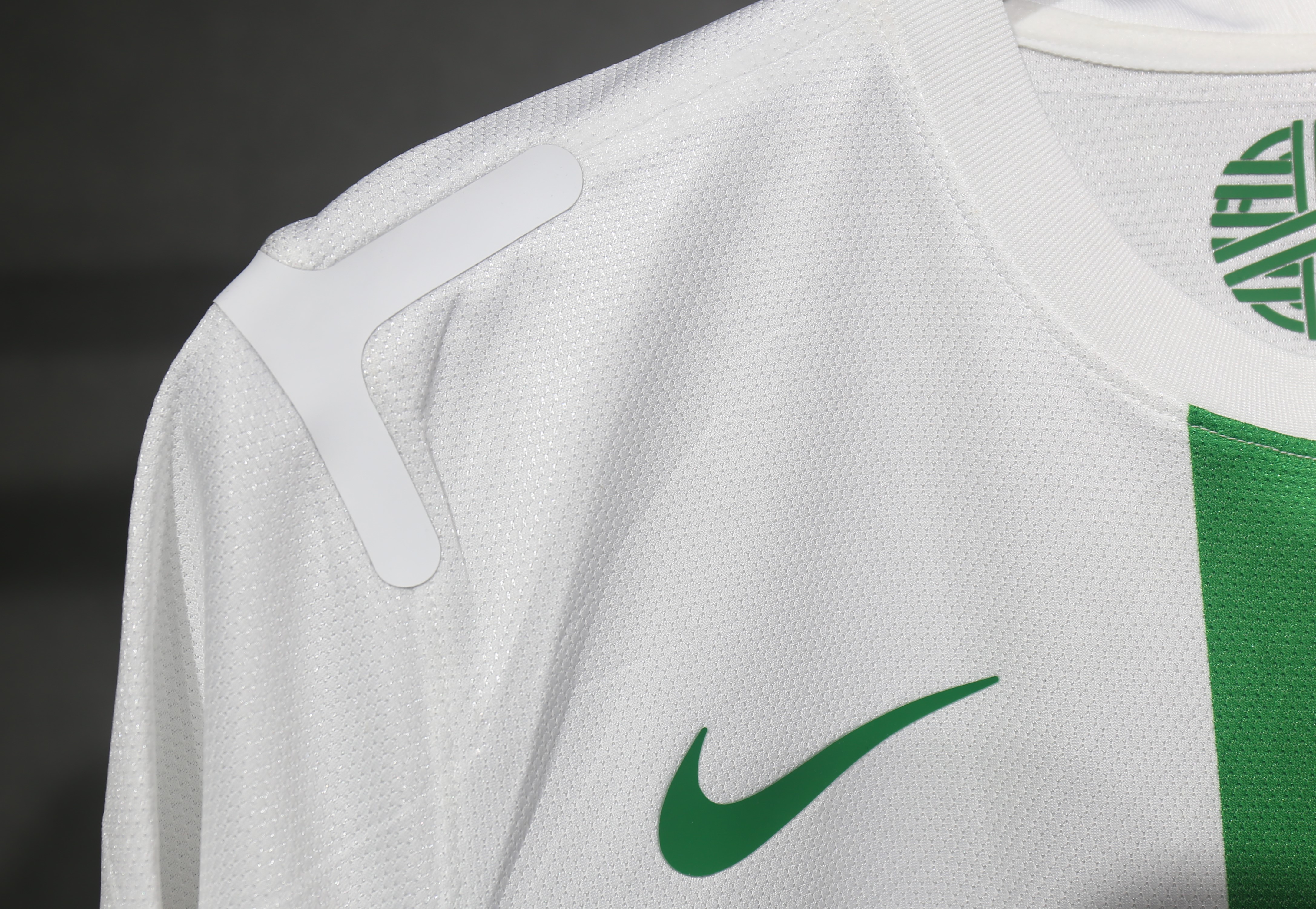 2012 Portugal Away Long Sleeve Player Retro Jersey/2012葡萄牙客场长袖球员