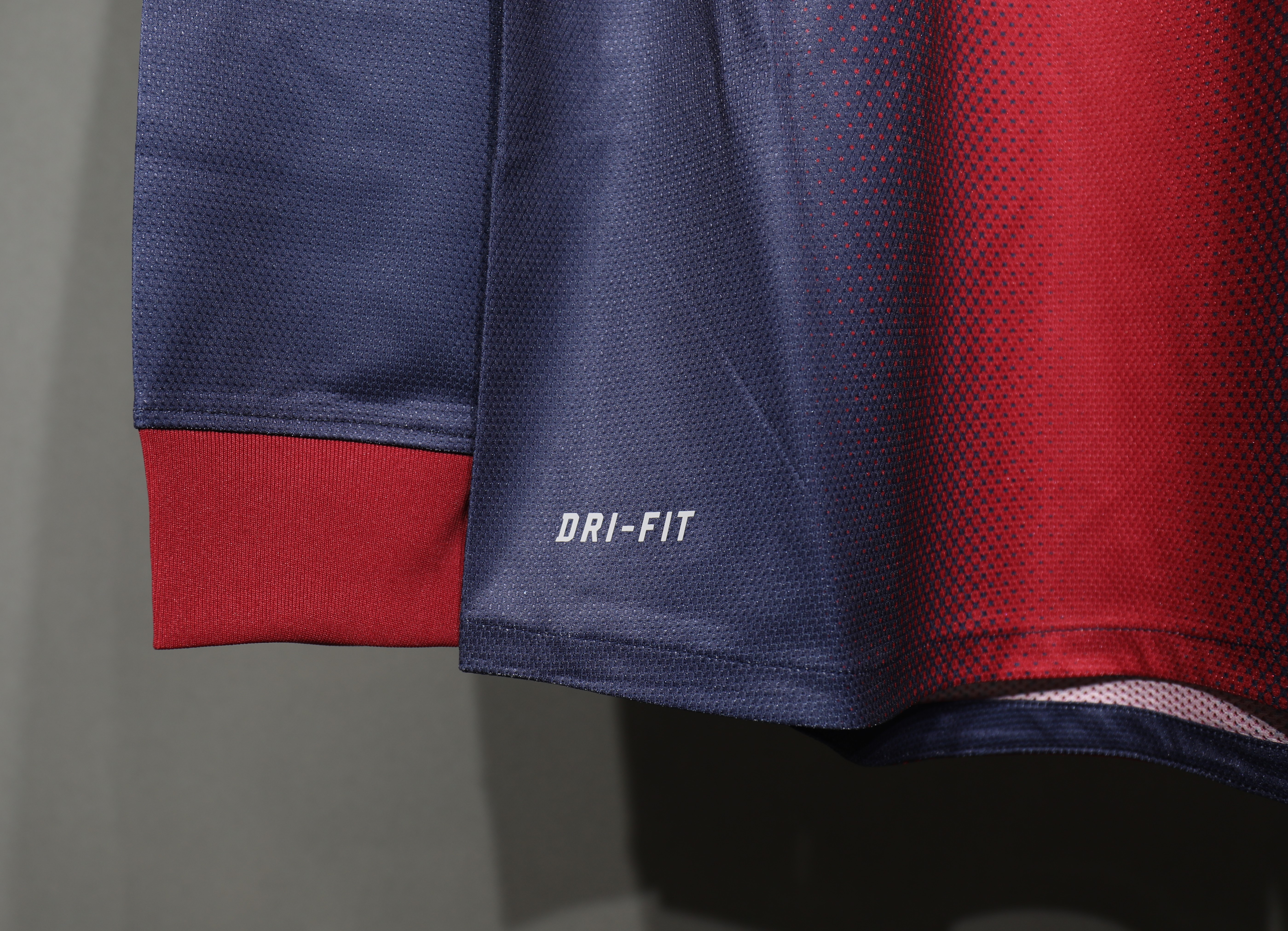 12-13 Barcelona Home Player Retro Long Sleeve Jersey/12-13巴萨主场球员长袖