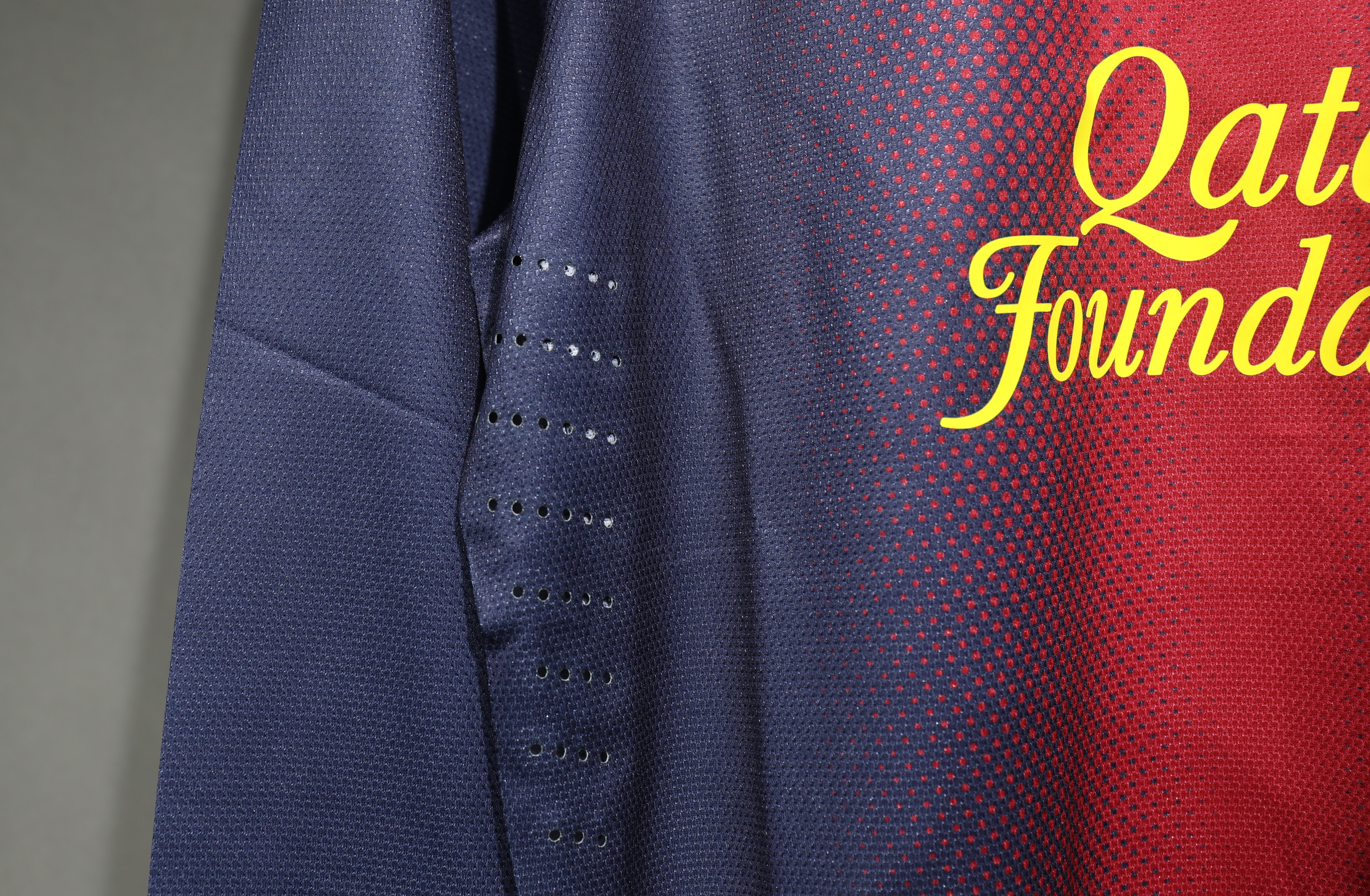 12-13 Barcelona Home Player Retro Long Sleeve Jersey/12-13巴萨主场球员长袖