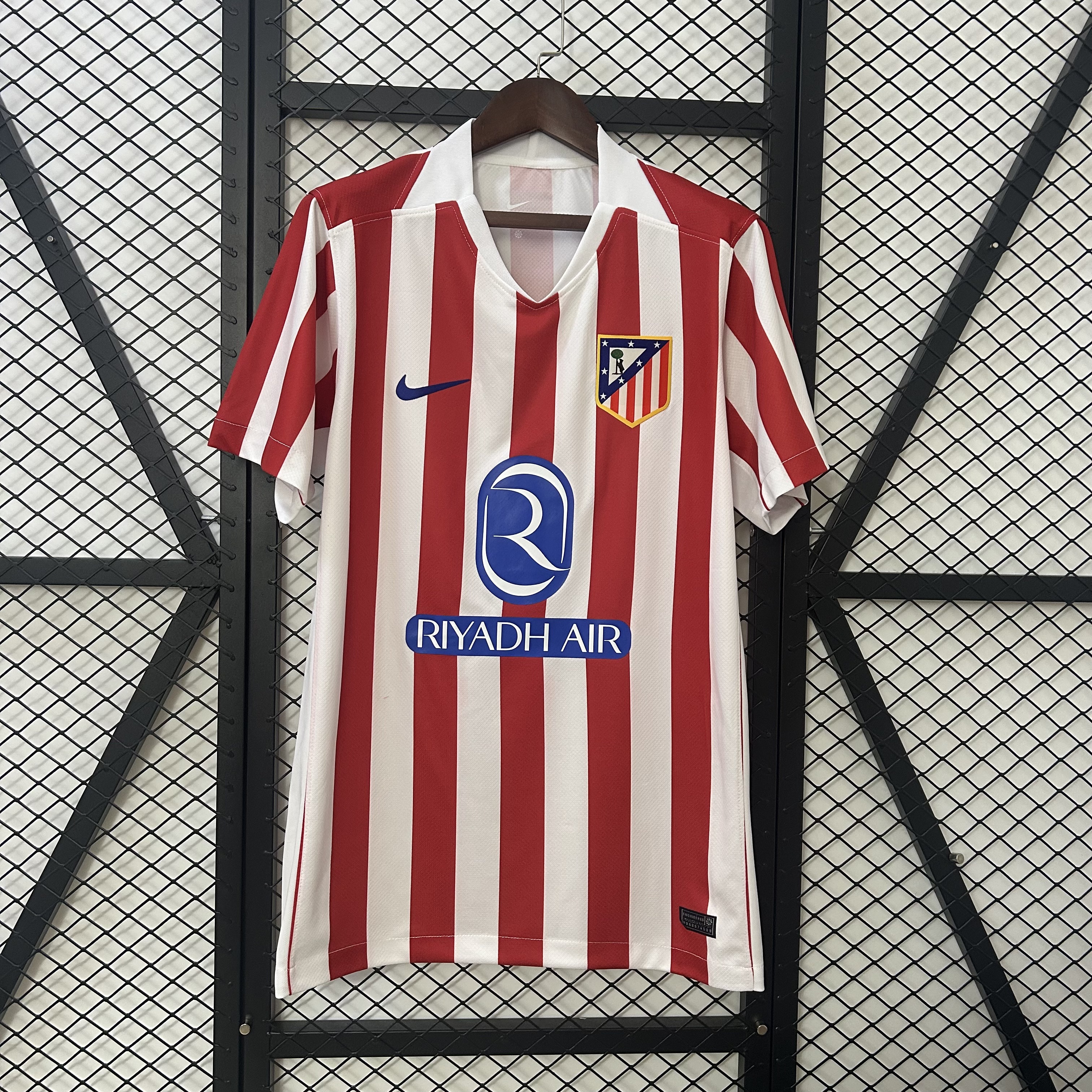 25-26 Atletico Madrid Home Fans Jersey/ 25-26 马竞主场球迷版