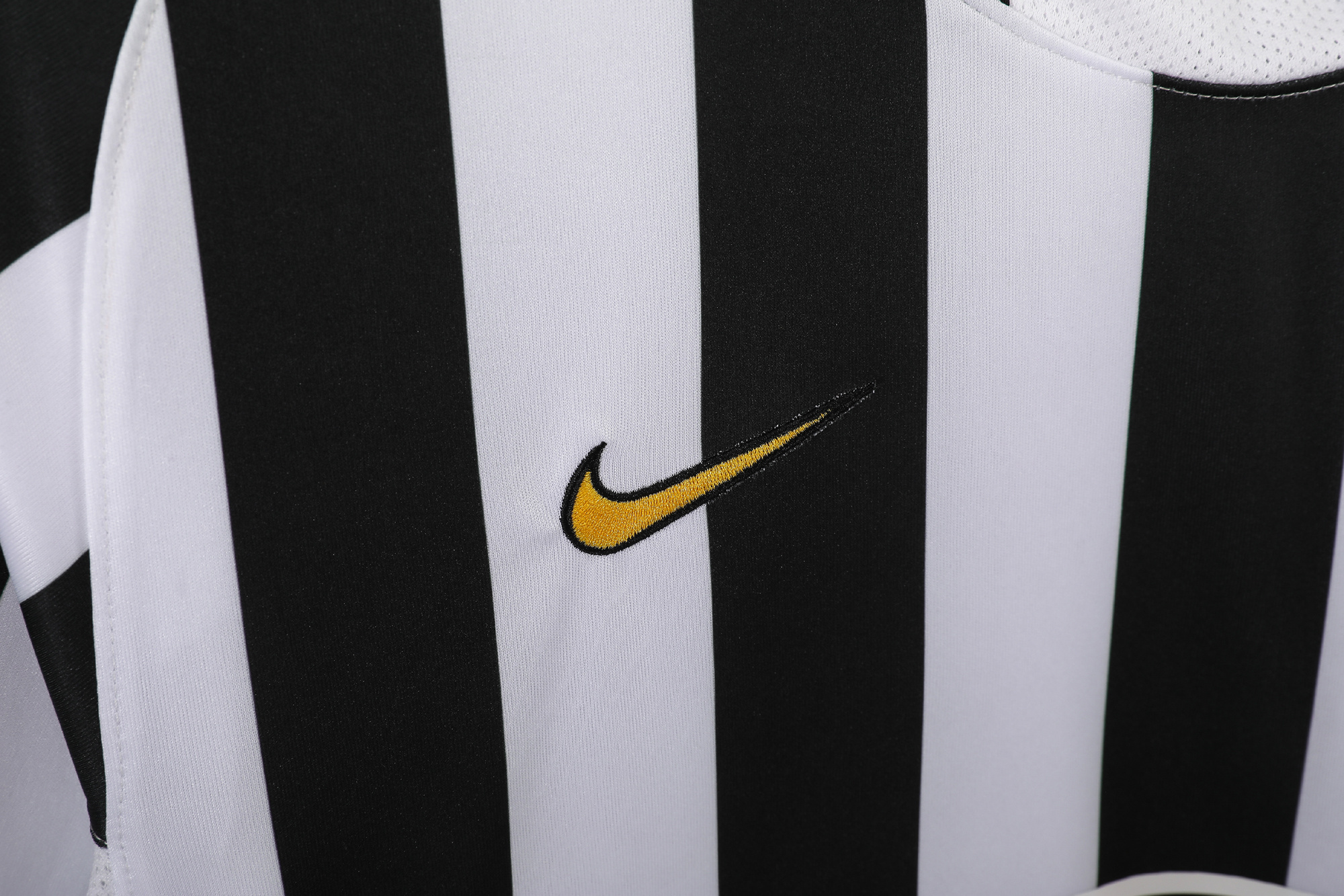 03-04 Juventus Home Retro Jersey/03-04尤文主场