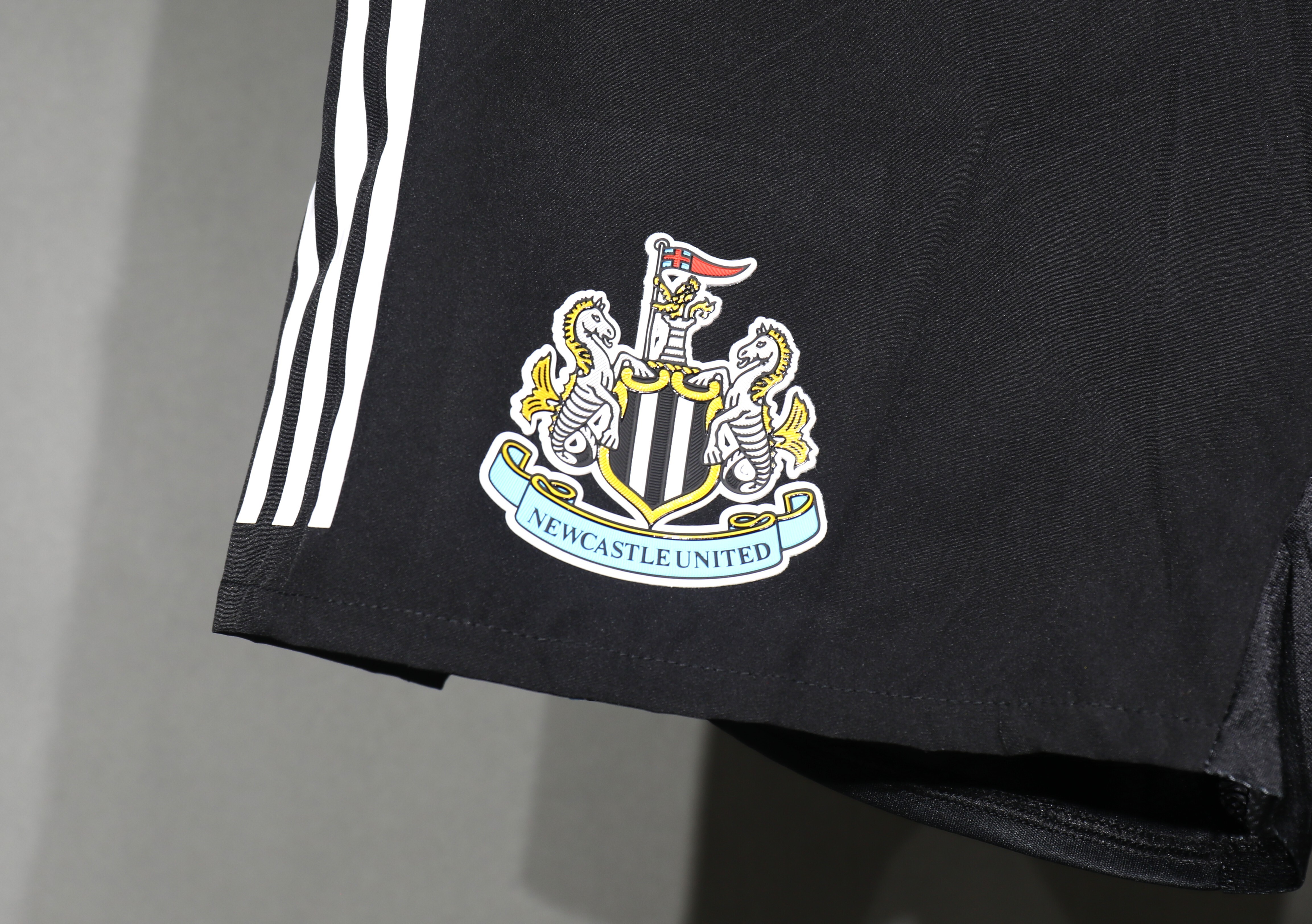 25-26 Newcastle Home Player Shorts/25-26纽卡斯尔主场球员短裤