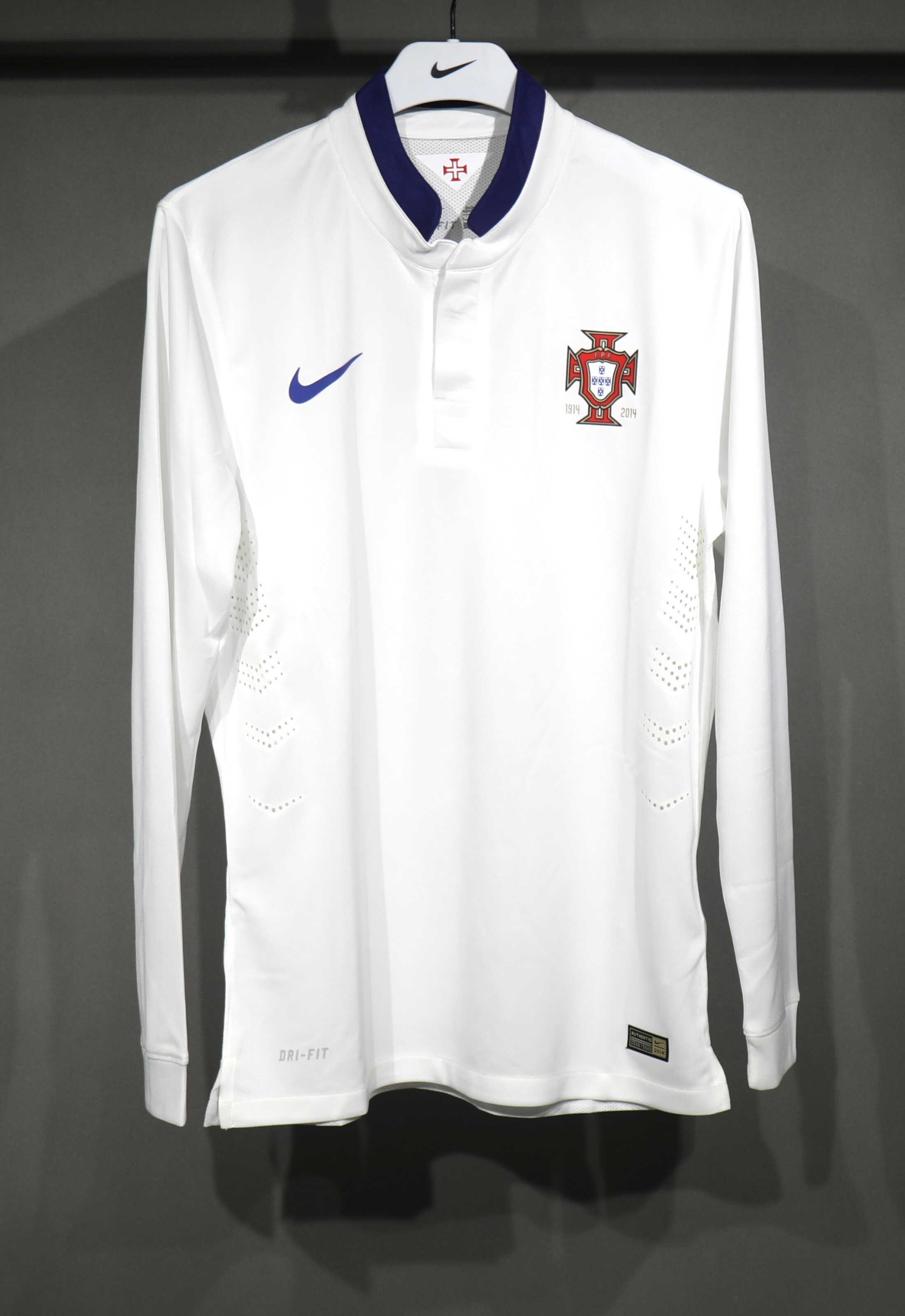 2014 Portugal Away Player Retro Long Sleeve Jersey/2014 葡萄牙客场球员长袖