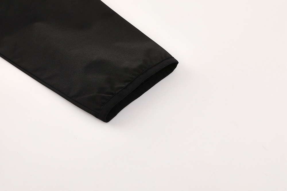 2025 Liverpool Black Windbreaker/2025 利物浦黑色风衣