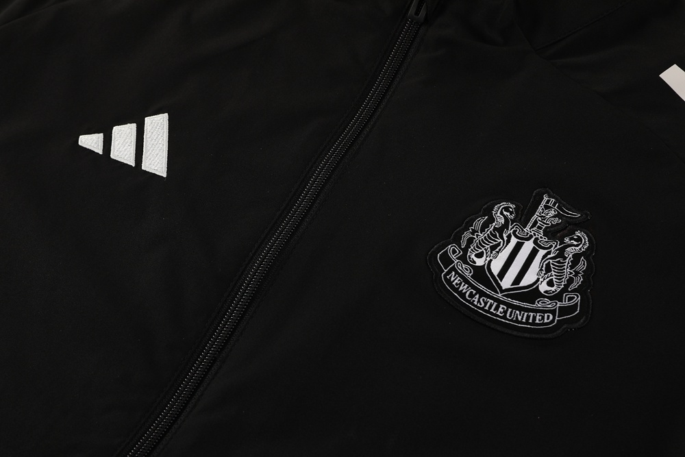 2025 Newcastle Black Windbreaker/2025 纽卡斯尔黑色风衣