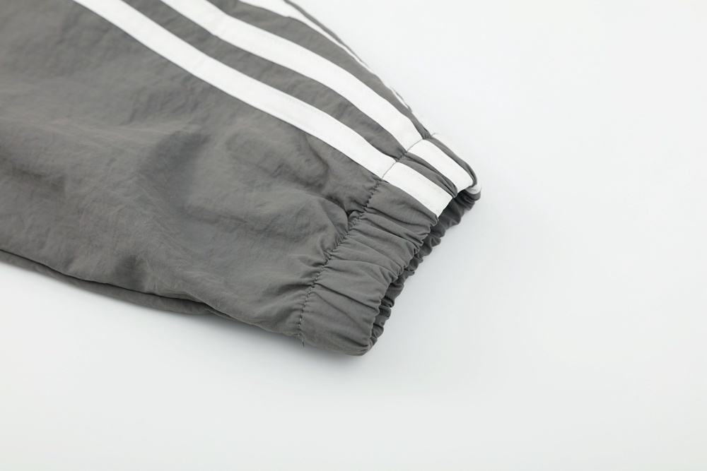 2025 Real Madrid Windbreaker/2025 皇马灰色风衣